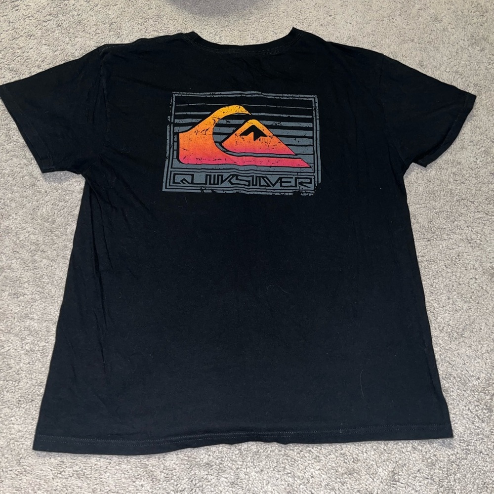 Black Y2K QuikSilver tshirt